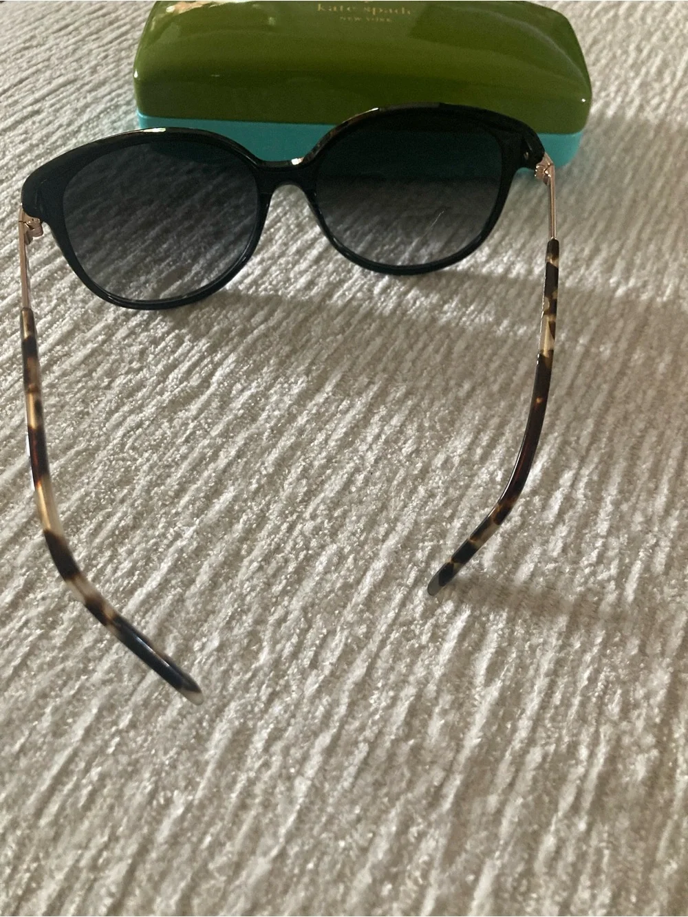 kate spade Black Cat-Eye Sunglasses with Green Case